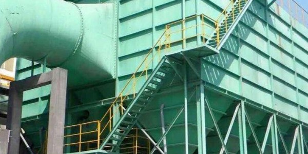 含油粉塵該如何處理？塑燒板除塵器出馬快速解決