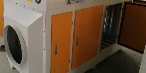 <i style='color:red'>光解光催化</i>設(shè)備解決惡臭廢氣，交給“老大哥”耀先環(huán)境就是省心！